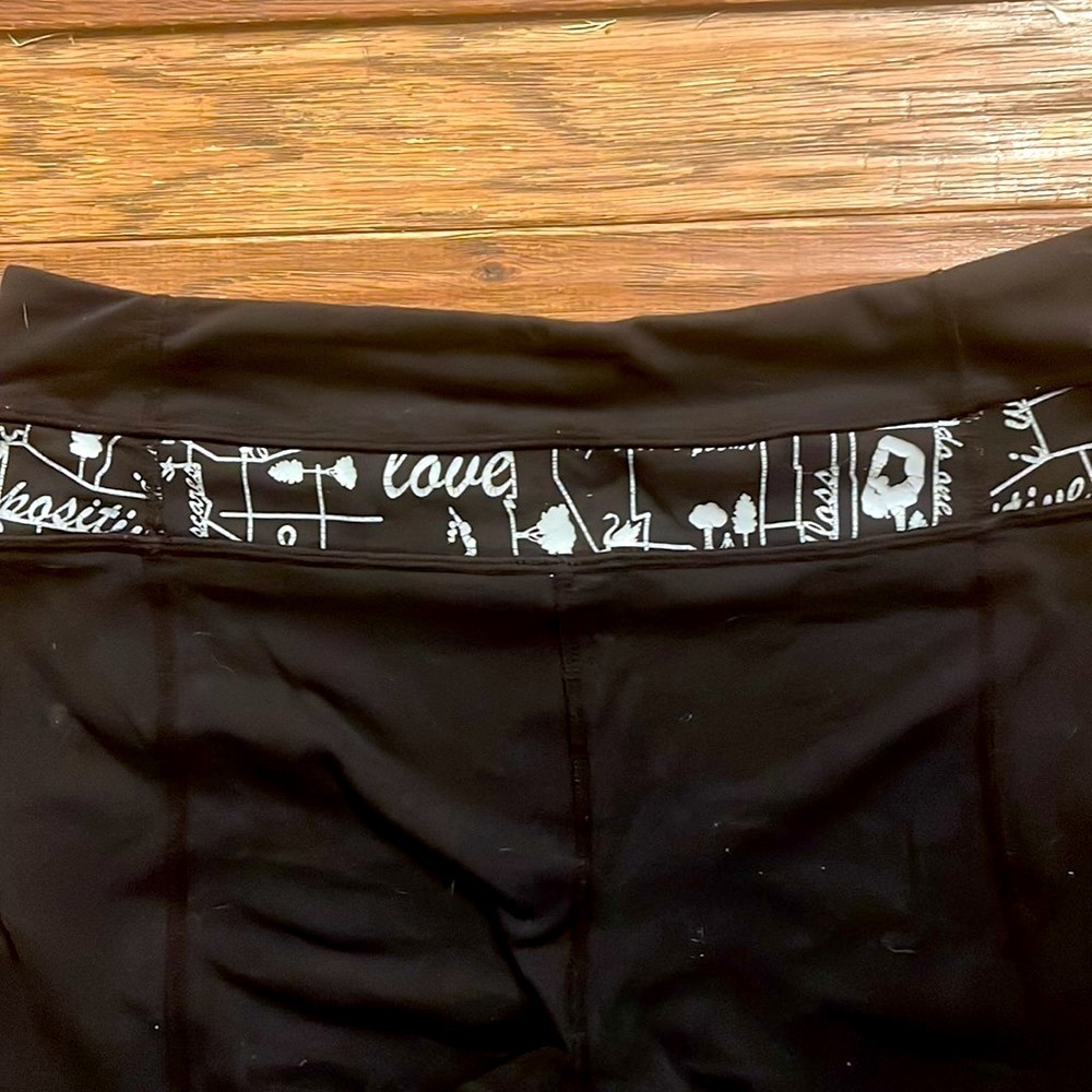 Lululemon Black Reversible Leggings Size 6 - Picture 5 of 6